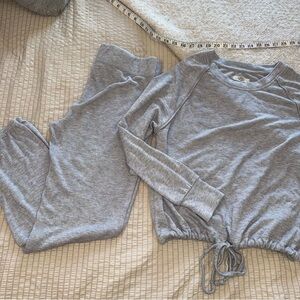 UGG 2 Piece Grey Lounge Set medium